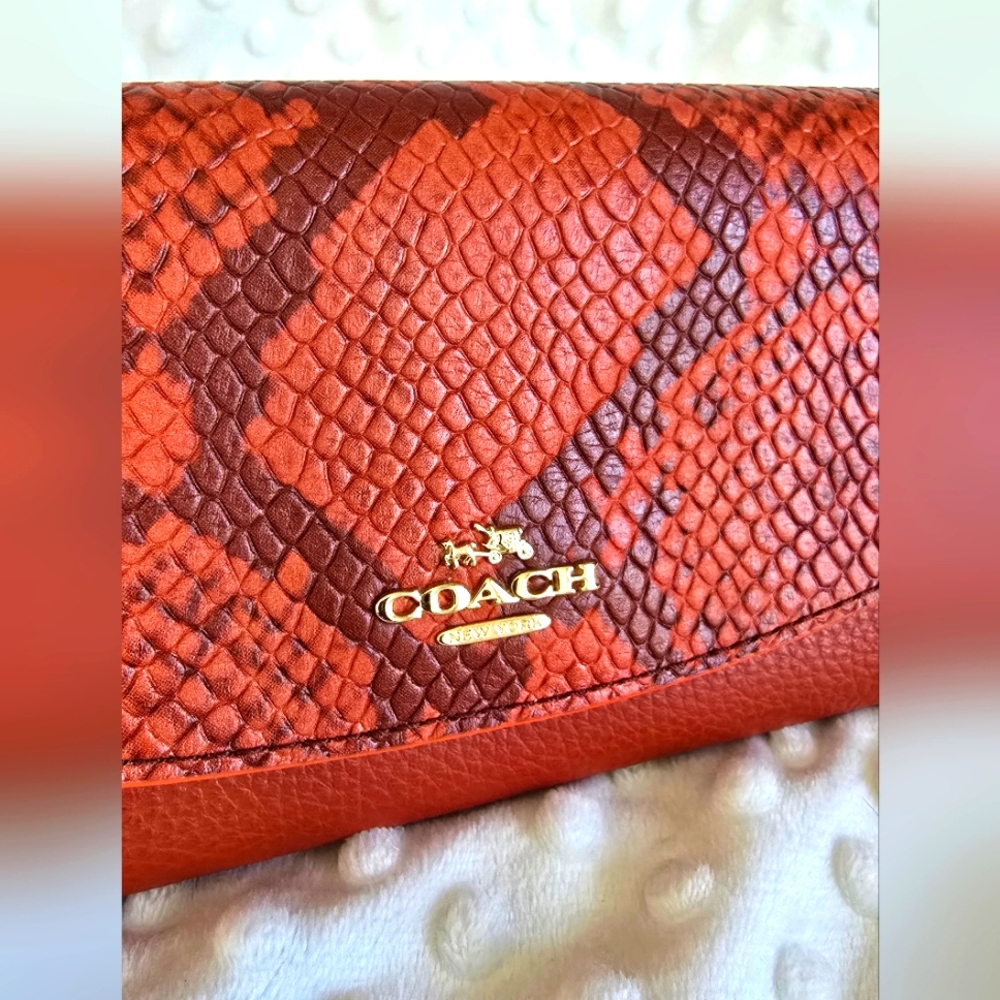 Coach Unique Burnt Red Python Embosed Women's Clu… - image 8